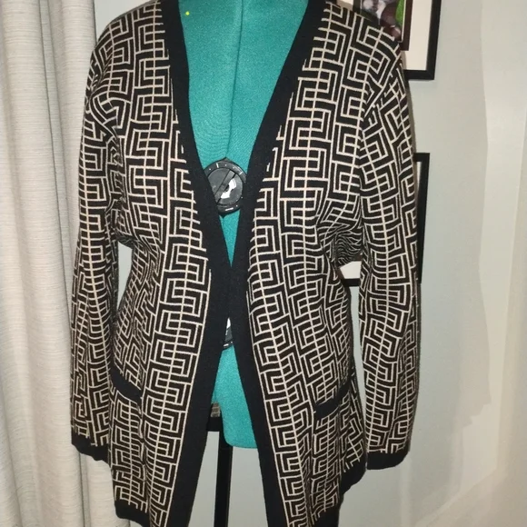 Sioni Geometric Knit Cardigan in Black & Tan, Sz L - Picture 8 of 9